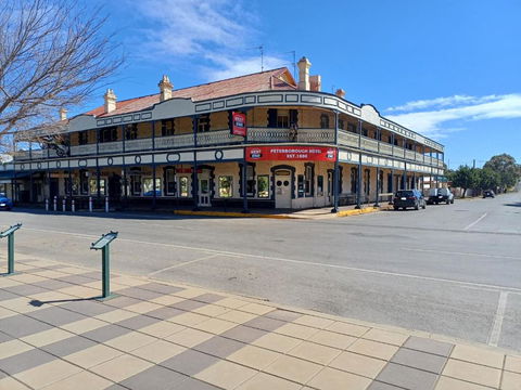 PETERBOROUGH HOTEL - Accommodation Mount Tamborine 0