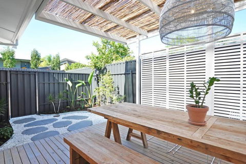 Pine At Arlos Glenelg South - Accommodation Mount Tamborine 0