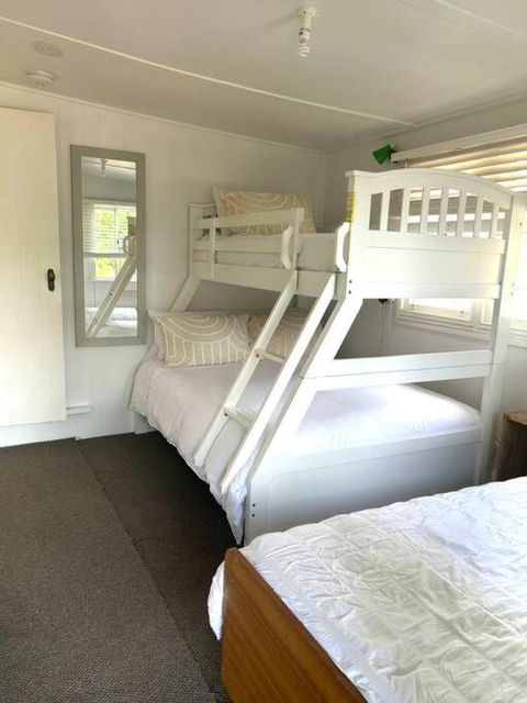 Pine Cottage - Accommodation Mount Tamborine 3