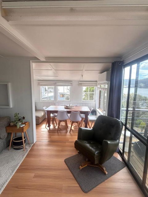 Pine Cottage - Accommodation Mount Tamborine 0