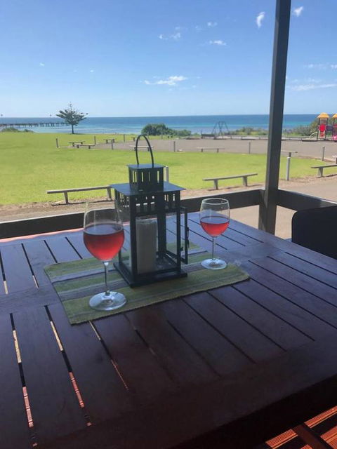 Pine View Holiday Rental - Accommodation Mount Tamborine 0