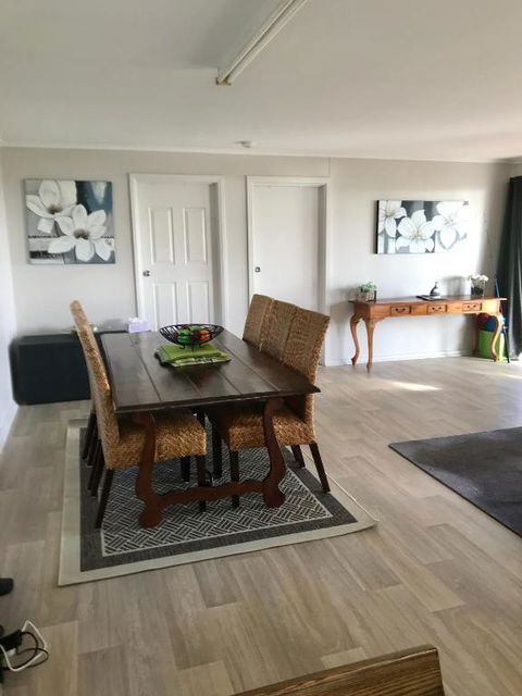 Pine View Holiday Rental - Accommodation Mount Tamborine 2