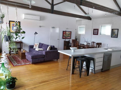 Pips On Mitchell - Beautiful Historic Apartment - Accommodation Mount Tamborine 2