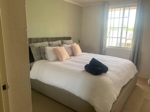 Plush 2 Bedroom Apartment Kingston - Accommodation Mount Tamborine 1