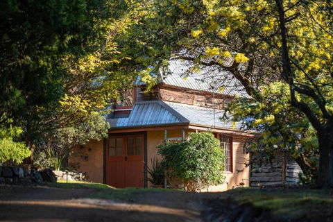 Poets Ode Featuring The Donkey Shed Theatre - Accommodation Mount Tamborine 0