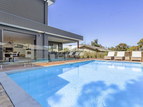 Pool And Spa - 300m Walk To Beach - Accommodation Mount Tamborine 0