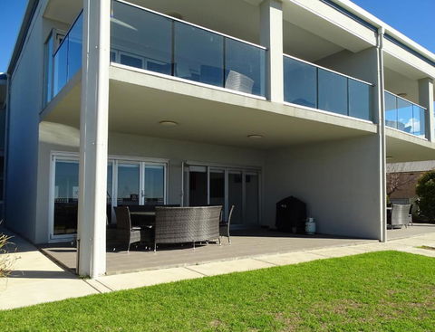 Port Vincent Seaside Apartments - Apartment 1 - Accommodation Mount Tamborine 0