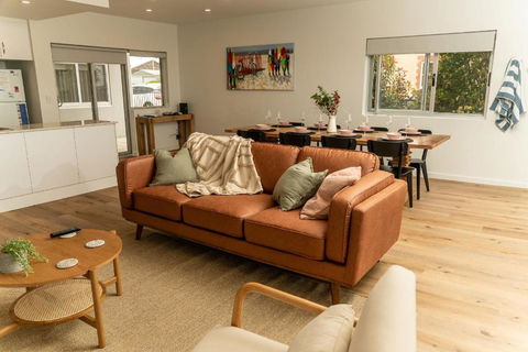 Port Vincent Seaside Apartments - Apartment 2 - Accommodation Mount Tamborine 2