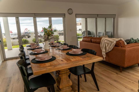 Port Vincent Seaside Apartments - Apartment 2 - Accommodation Mount Tamborine 1