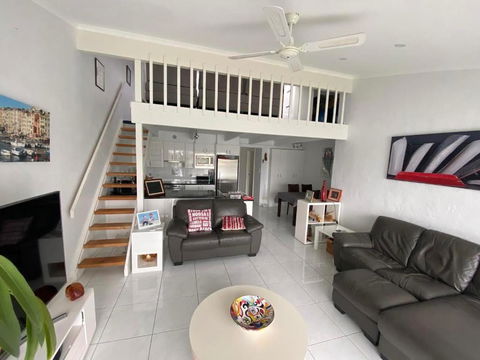 Port Lincoln Marina Waterfront Apartment - Accommodation Mount Tamborine 0