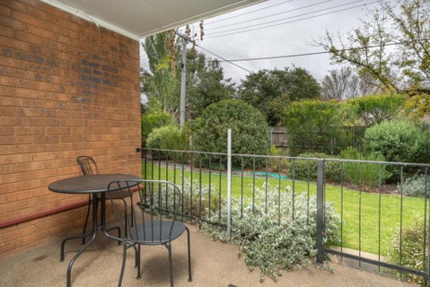 Quiet 2BR Apartment With Garden Views In Griffith - Accommodation Mount Tamborine 1