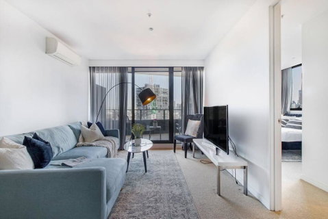 Premium Albert Park Grand Prix Apartment By Ready Set Host - Accommodation Mount Tamborine 0