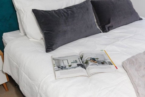Premium Albert Park Grand Prix Apartment By Ready Set Host - Accommodation Mount Tamborine 1