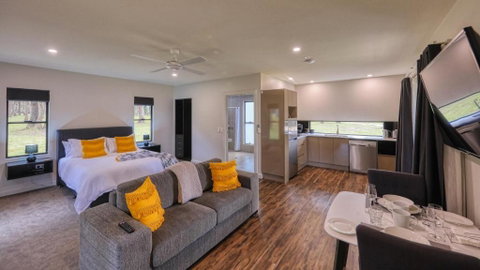 Quaffers On Storm King - Accommodation Mount Tamborine 3