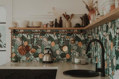 Quaint And Intimate 1-bed Seaside Cottage - Accommodation Mount Tamborine 0