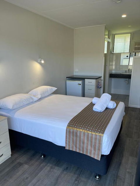 Queens Beach Hotel - Accommodation Mount Tamborine 0