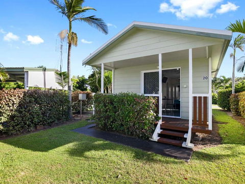 Queens Beach Tourist Village - Accommodation Mount Tamborine 1