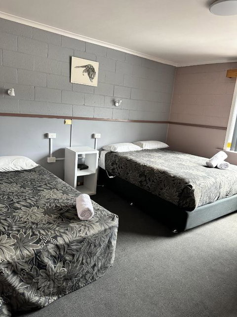 Queenstown Motor Lodge - Accommodation Mount Tamborine 1