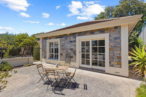 Quiet 2-Bed Retreat With Private Courtyard - Accommodation Mount Tamborine 3
