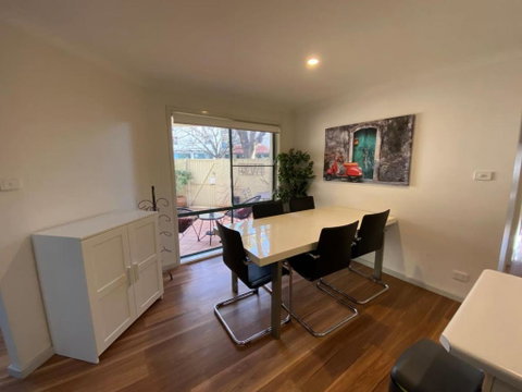 Quiet 2 Bedroom Apt In The Heart Of Old Kingston - Accommodation Mount Tamborine 1
