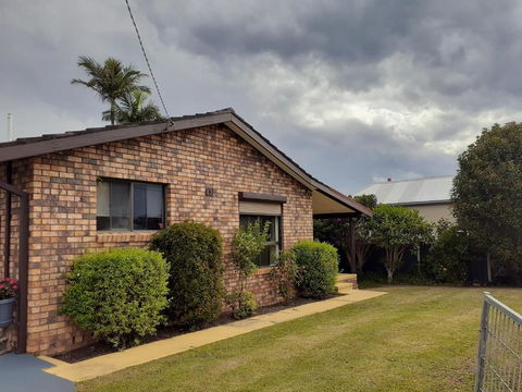 QUIET PROPERTY BY THE RIVER - Accommodation Mount Tamborine 0