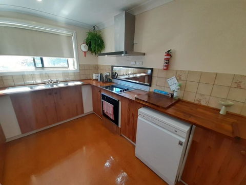 QUIET PROPERTY BY THE RIVER - Accommodation Mount Tamborine 3