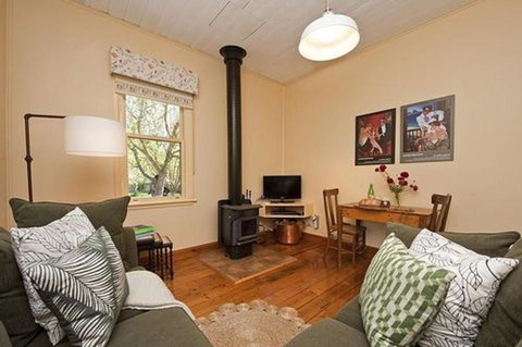Quince Cottage - Accommodation Mount Tamborine 3