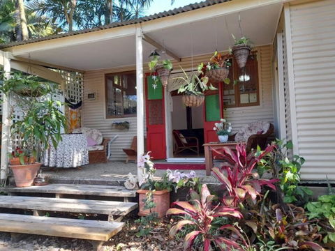 Quirky Cottage In Centre Of Maleny, Walk Everywhere - Accommodation Mount Tamborine 2