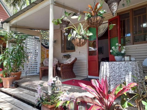 Quirky Cottage In Centre Of Maleny, Walk Everywhere - Accommodation Mount Tamborine 3