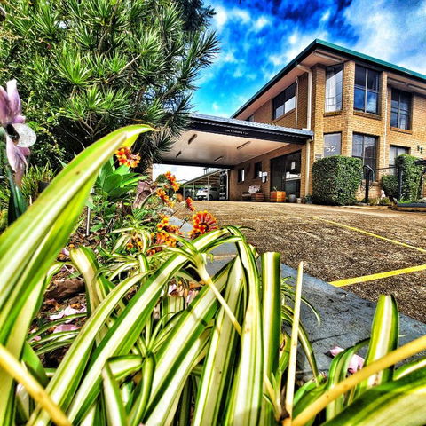 Raceview Motor Inn - Accommodation Mount Tamborine 0