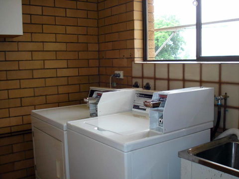 Raceview Motor Inn - Accommodation Mount Tamborine 3