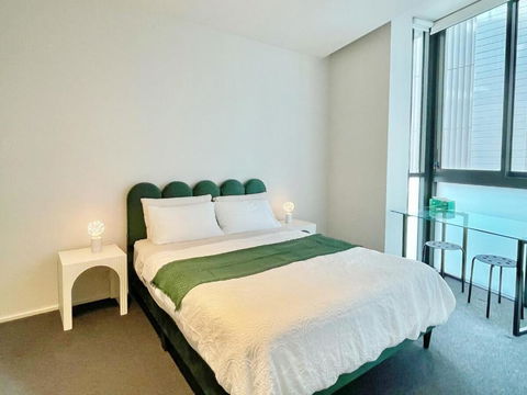 RARE Luxury Waterfront Living - Accommodation Mount Tamborine 2