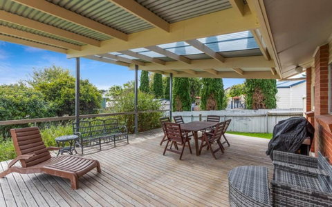 Ratties Residence 6 Carnegie St Port Ellliot - No Linen Included - Accommodation Mount Tamborine 0