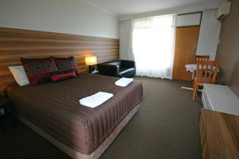 Red Cedars Motel - Accommodation Mount Tamborine 2