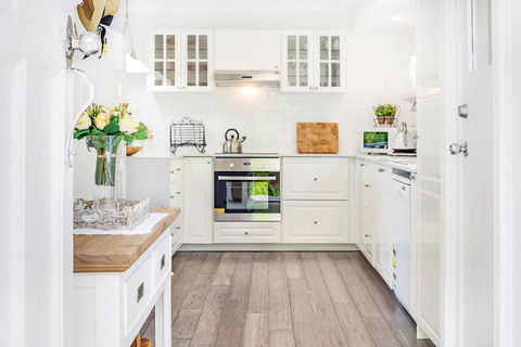Red Gum Cottage - Accommodation Mount Tamborine 1