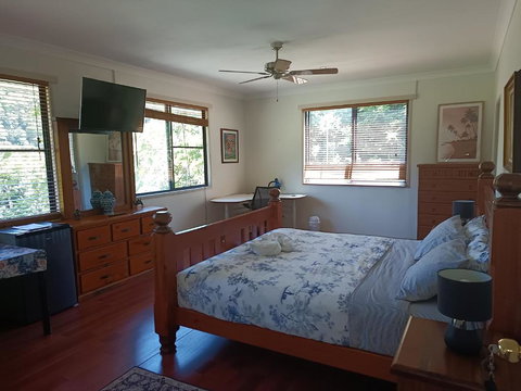 Quand0ng Valley Inn - The Hidden Waterfall Family Retreat - Accommodation Mount Tamborine 0