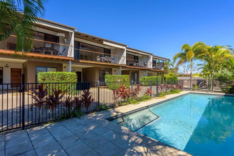 Rainbow Surf 4 - Accommodation Mount Tamborine 1