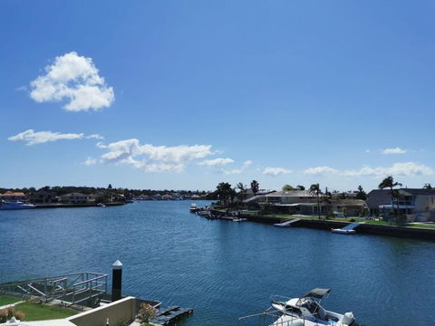 Attached Self Service Waterfront Whole Villa - Sydney - Accommodation Mount Tamborine 0