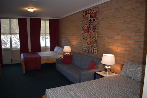 Attunga Alpine Lodge & Apartments - Accommodation Mount Tamborine 3