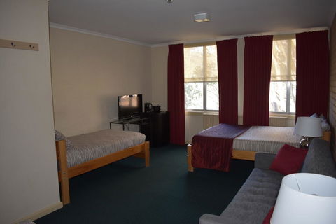 Attunga Alpine Lodge & Apartments - Accommodation Mount Tamborine 2