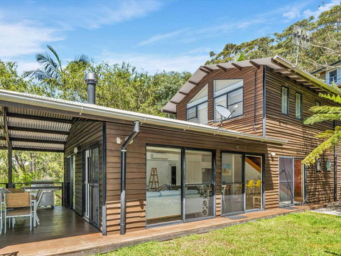 Avoca Beach Living - 84 Avoca Drive, Avoca Beach - Accommodation Mount Tamborine 1