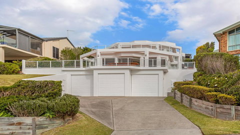 Azur 1 - South One Mile Beach - Accommodation Mount Tamborine 0