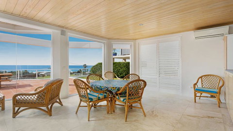 Azur 1 - South One Mile Beach - Accommodation Mount Tamborine 3