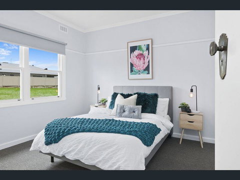 BALLARAT CLOSE 2 CBD + HOSPITAL+3BR HOME+NETFLIX + WiFi + Gift - Accommodation Mount Tamborine 1