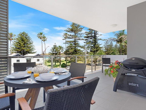 Bathers At The Beach - Across From Surf Beach - Accommodation Mount Tamborine 0