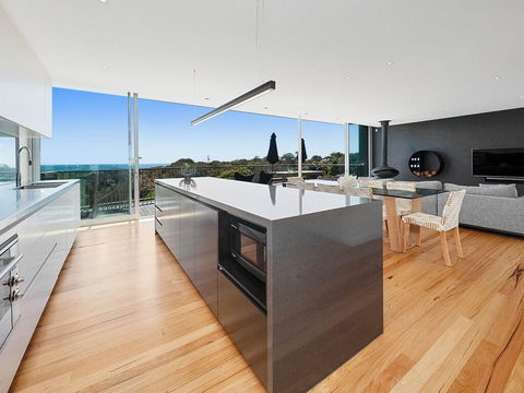 Bay Vista - Amazing Bay Views With The Beach At Your Doorstop! - Accommodation Mount Tamborine 2