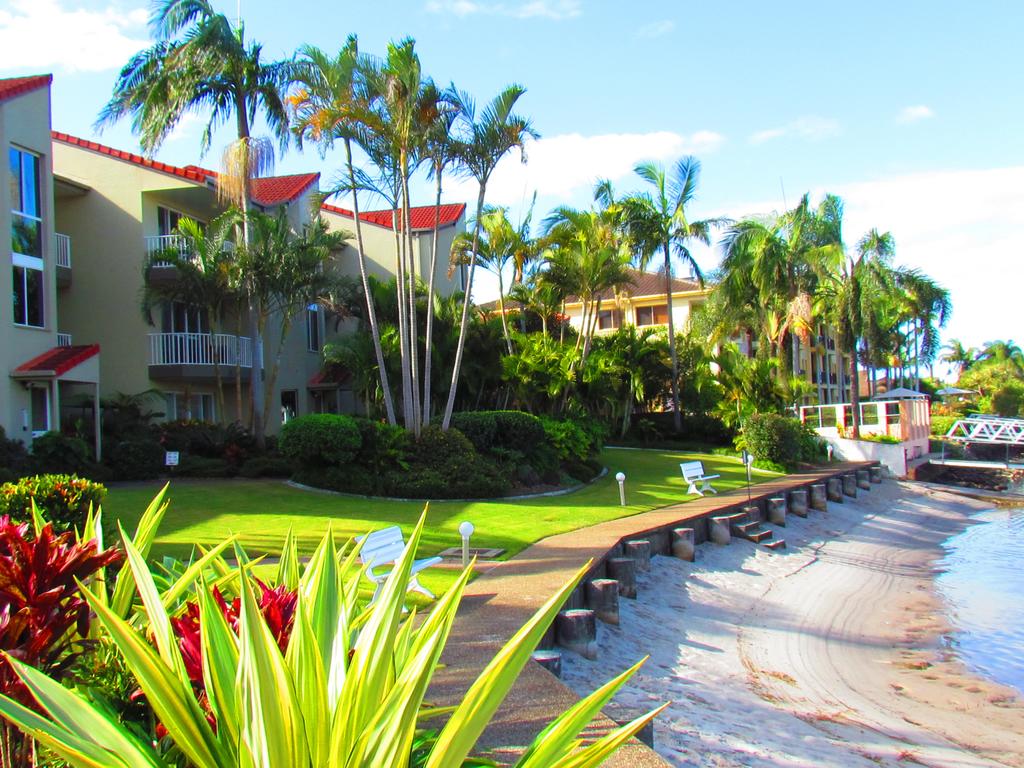 Runaway Bay QLD Accommodation Mount Tamborine