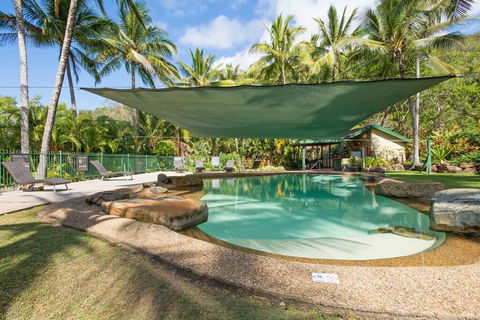 Beach Front Lagoon Lodge Apartments - Accommodation Mount Tamborine 3