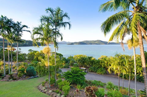 Beach Front Lagoon Lodge Apartments - Accommodation Mount Tamborine 1