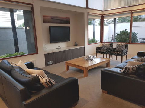 Beach Haven - Accommodation Mount Tamborine 2